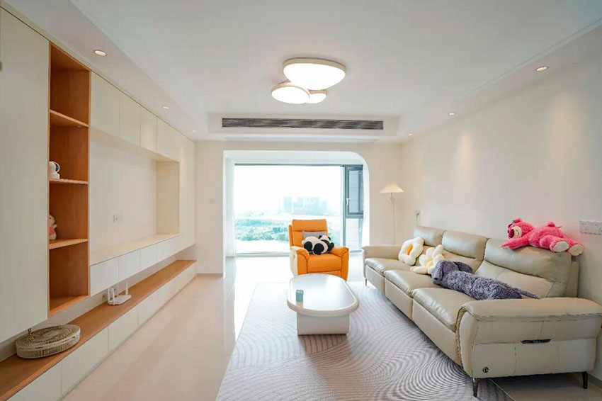 誰說極簡=冷冰冰?這個家把溫暖和高級感玩明白了